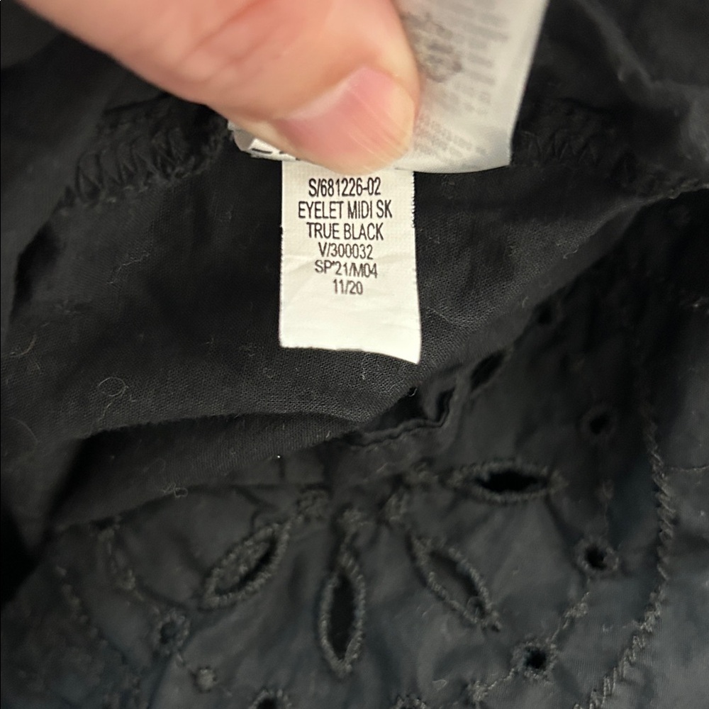 GAP Black Embroidered Skirt xl pre owned - Picture 6 of 7